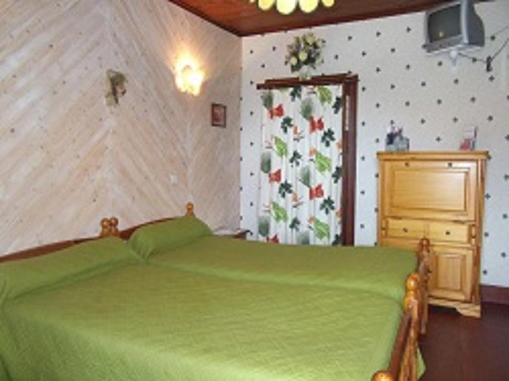 Domaine Des Parisses - Chambres D'Hotes Gennetines Quarto foto